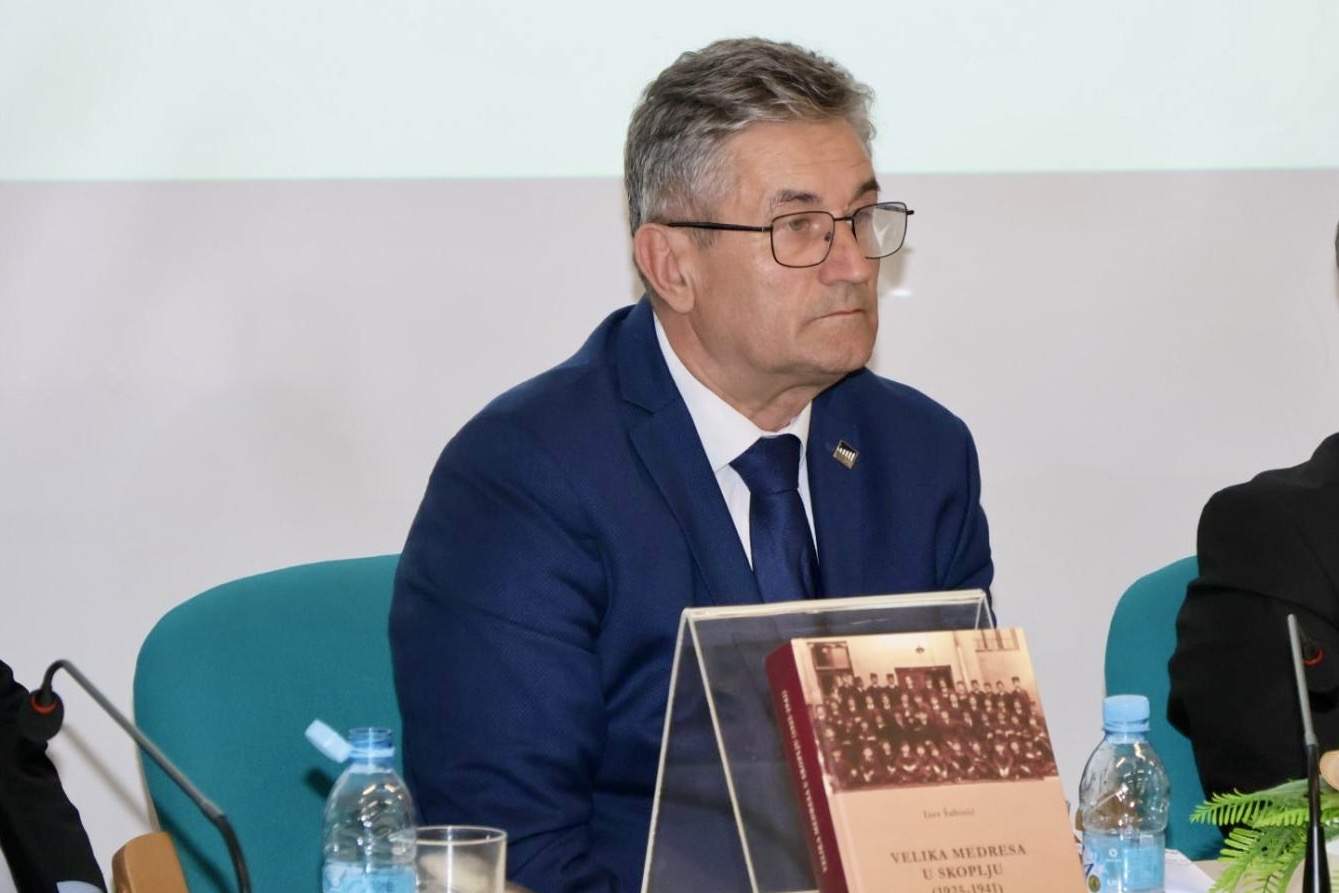 IMG_9288.jpeg - Promovisana knjiga o Velikoj medresi u Skoplju: Stasavanje generacije koja je obilježila jedno vrijeme