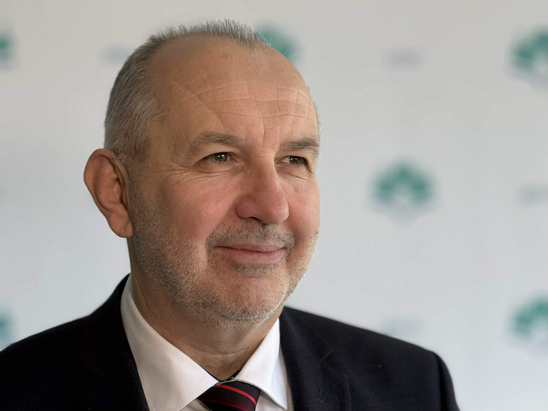 3bae3f93-da57-4725-be7f-008beeef7825.jpg - 