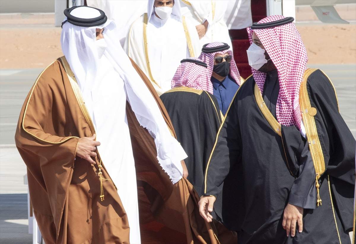 Saudijski princ Bin Salman i katarski emir Al Thani - Saudijski princ Bin Salman srdačno dočekao katarskog emira Al Thanija