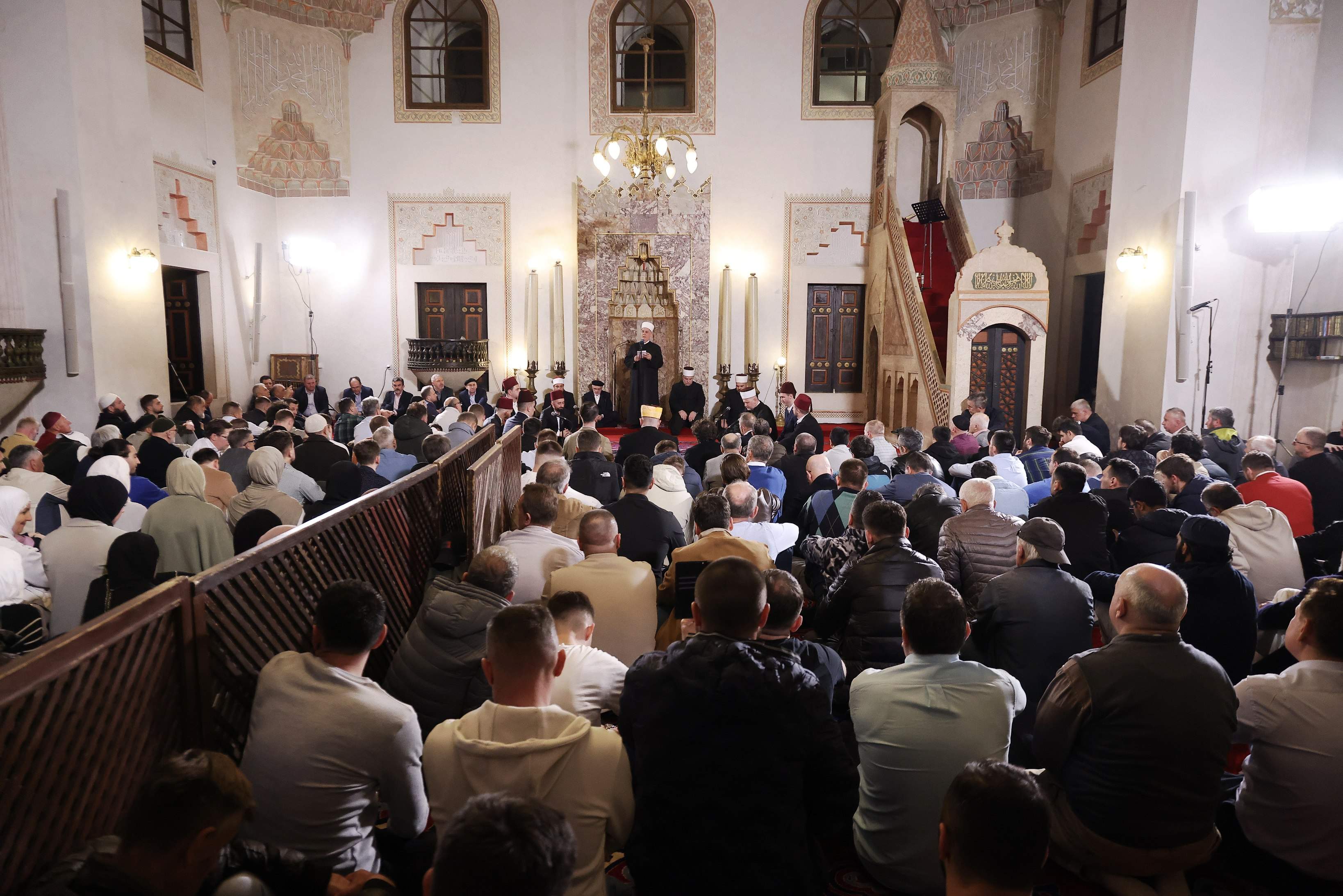 IMG_20260316_195838.jpg - Reisul-ulema: Večeras zamolimo Boga da svijet usmjeri prema dobru