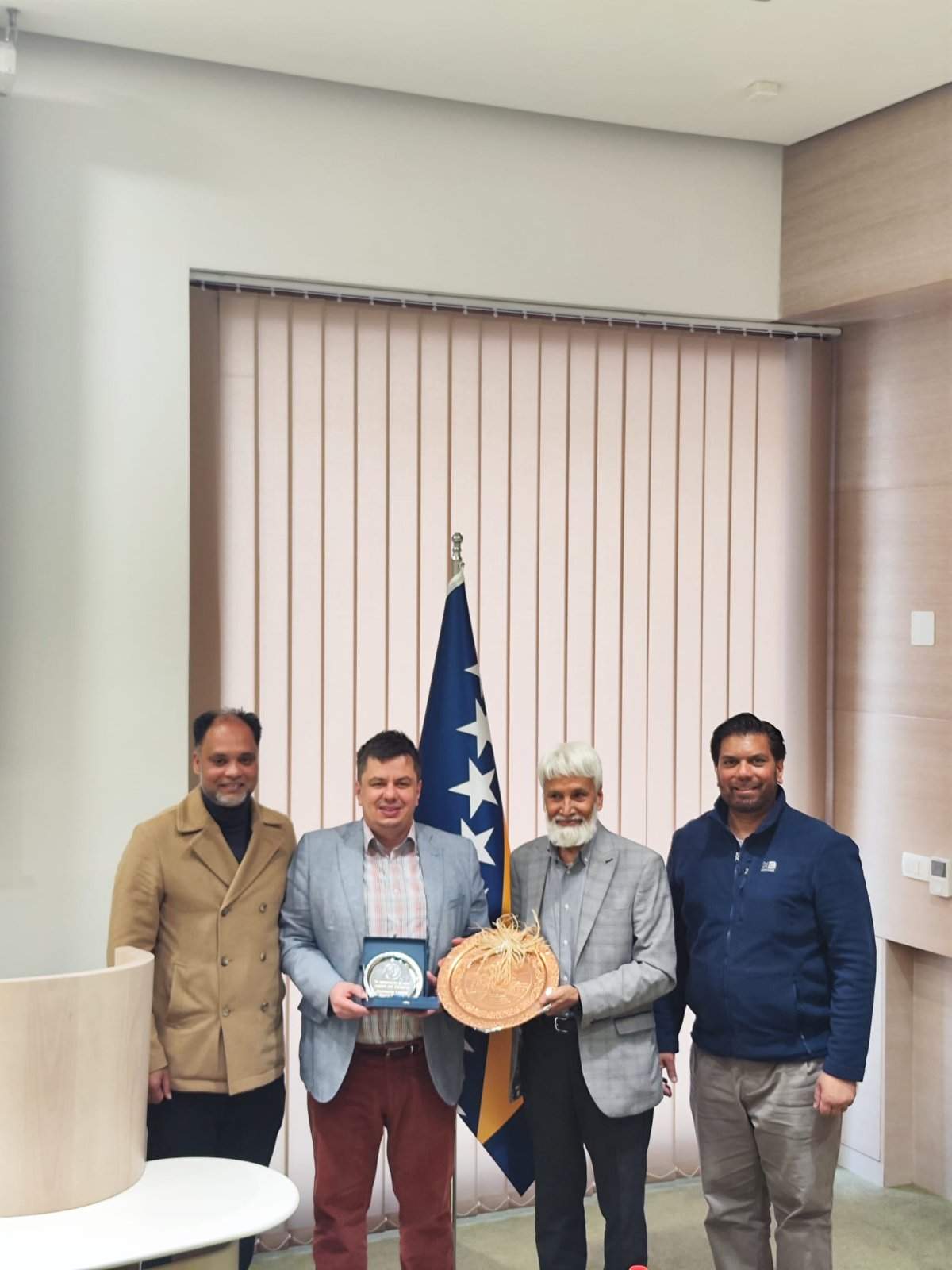 IMG-60930651a3600711f43f83178a110636-V.jpg - Delegacija londonske fondacije &ldquo;Nida Trust&rdquo; posjetila Rijaset IZ u BiH