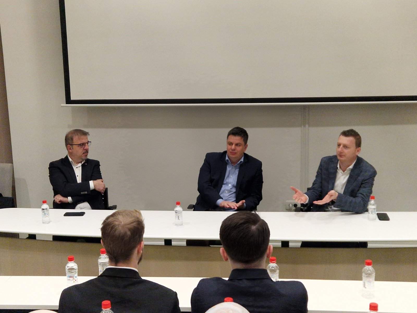 IMG-fbbdda4ab24970a9f2de0186fde82cc1-V.jpg - Studenti islamske teologije sa Univerziteta u Beču posjetili Rijaset IZ u BiH