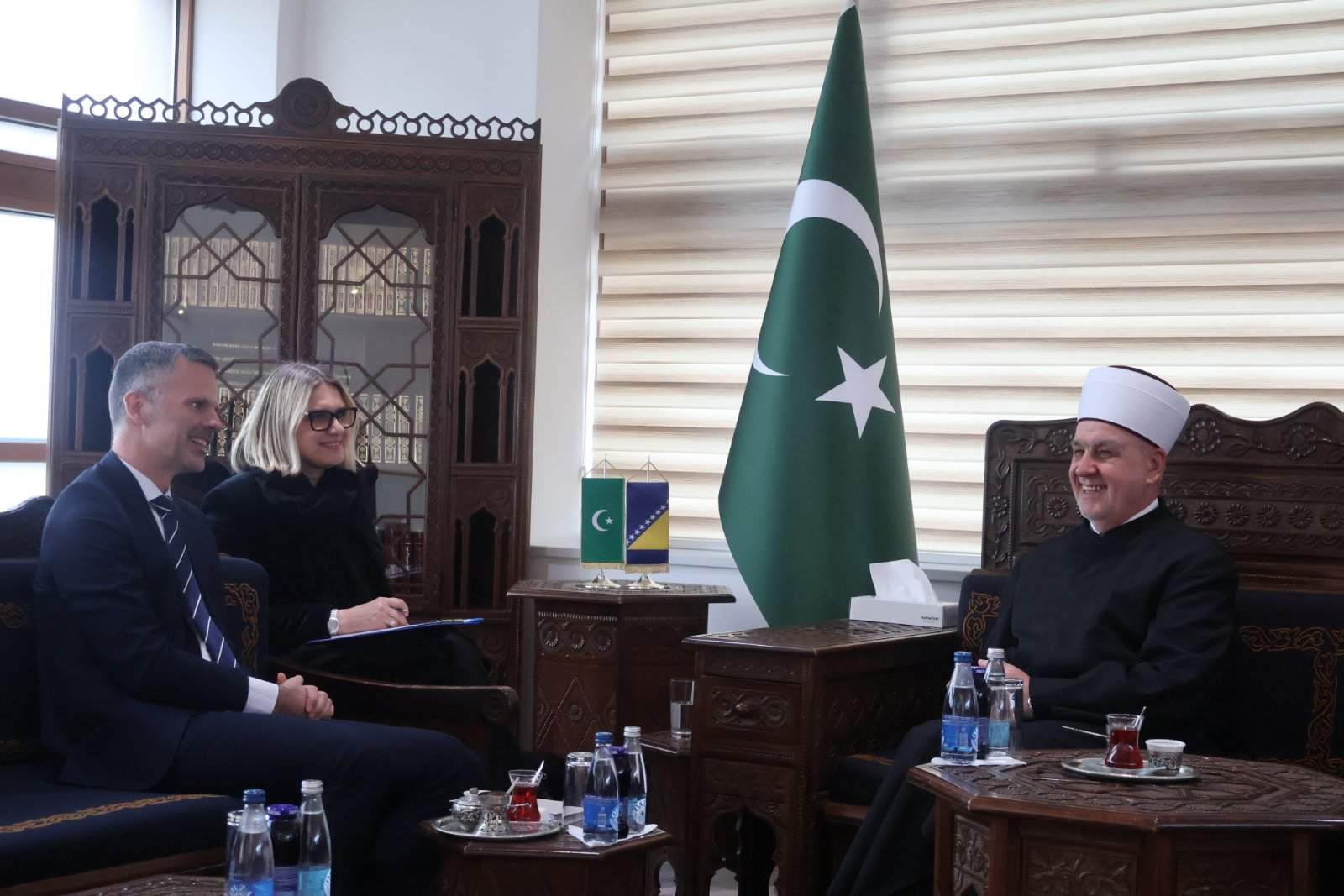 IMG-79a0a6a811e79a24c477144d40b3a32f-V.jpg - Reisul-ulema se sastao s ambasadorom Kraljevine Danske u Bosni i Hercegovini