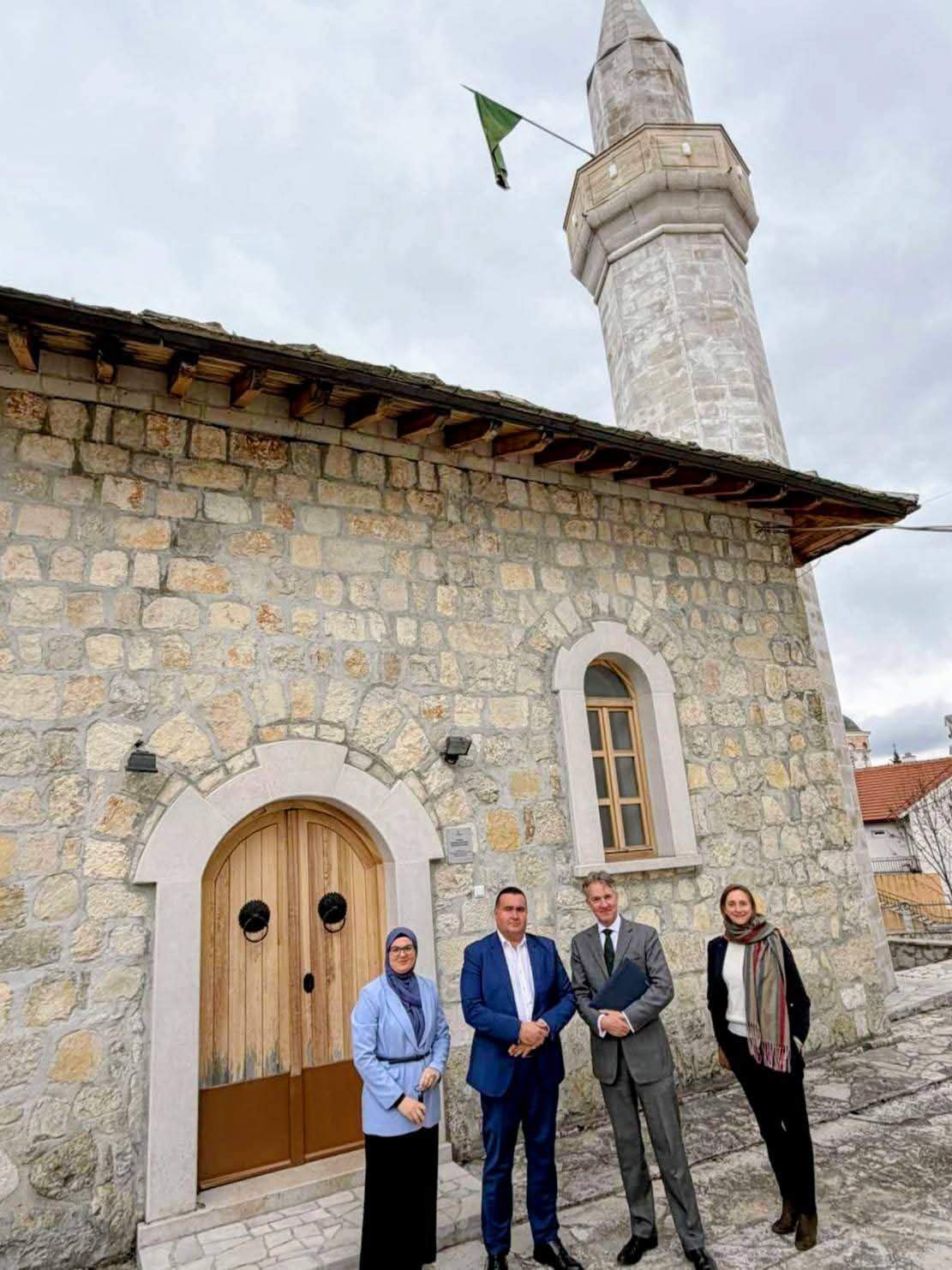 16d6fe36-3a8f-45b4-8e35-84380a8e7ad3.jpeg - Ambasador Velike Britanije Julian Reilly posjetio Medžlise Gacko i Bileća: Fokus na povratnike i međunacionalne odnose