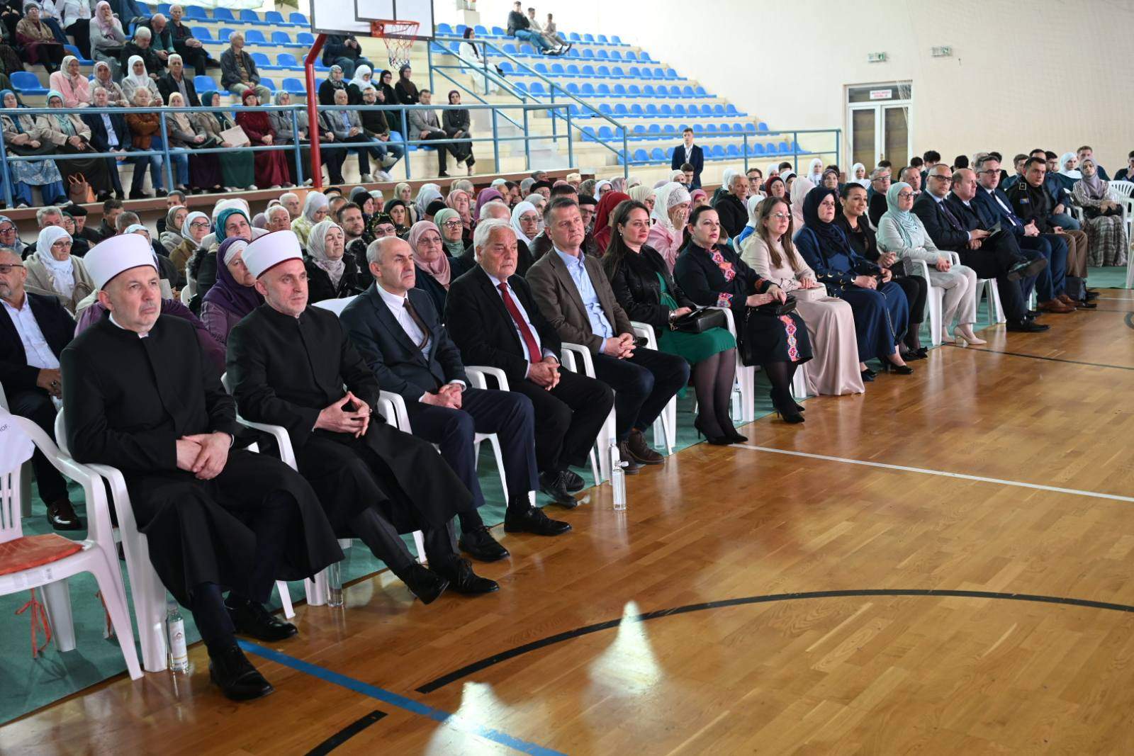 b (8).jpg - Svečana akademija u čast znanja i vakifa u medresi u Cazinu