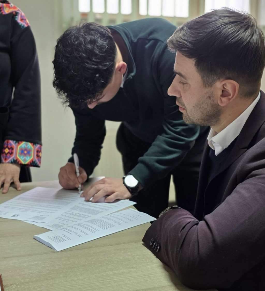 l_6c42be080cfcdc085938e354548131e0.jpg - Sanski Most: Potpisani ugovori za sufinansiranje mobilnosti mladih 