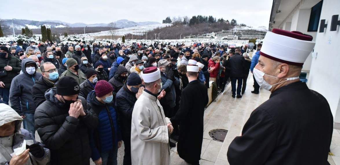 Tarik_Helic_dzenaza_AKT17.jpg - Klanjana dženaza Tariku Heliću, muftija Grabus podsjetio:  Njegov vakuf ostaće kao trajno dobro