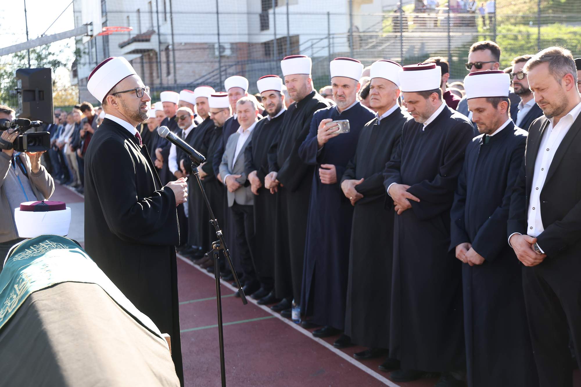 005.jpg - Klanjana dženaza profesoru Džemalu Salihspahiću: Iza njega ostaje rasko&scaron;na punina života ispunjenog smislom i dobrom