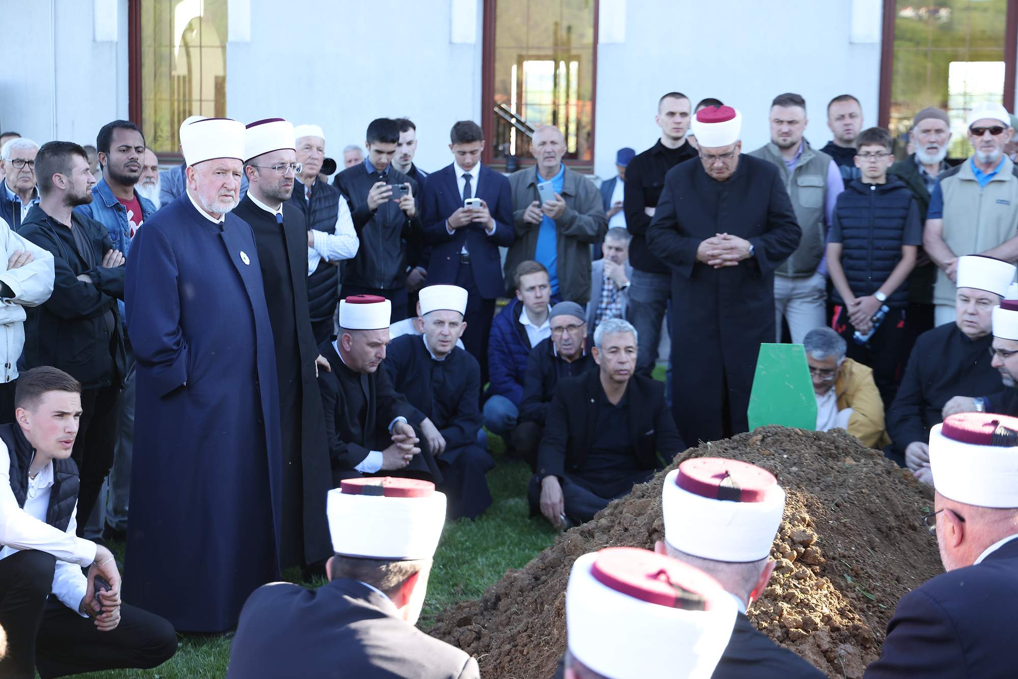 007.jpg - Klanjana dženaza profesoru Džemalu Salihspahiću: Iza njega ostaje rasko&scaron;na punina života ispunjenog smislom i dobrom