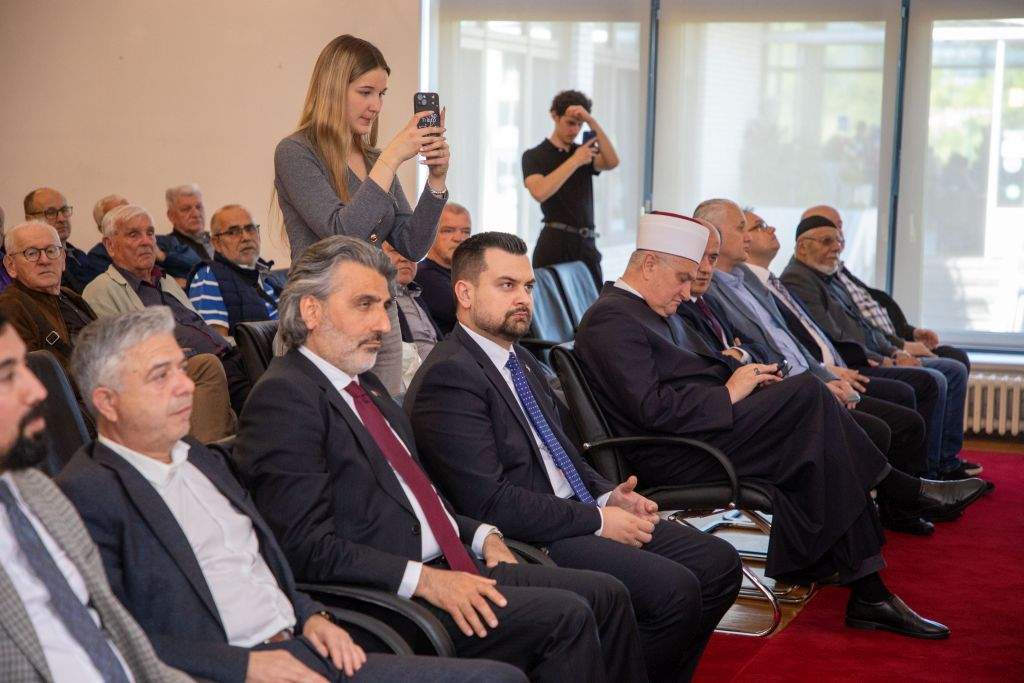 STI_0780STI_0780.jpg - Zagreb: Islamska gimnazija dr. Ahmeda Smajlovića obilježila Dan &scaron;kole u okviru 110 godina priznanja islama