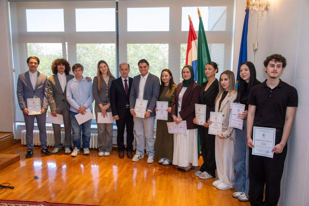 STI_0823STI_0823.jpg - Zagreb: Islamska gimnazija dr. Ahmeda Smajlovića obilježila Dan &scaron;kole u okviru 110 godina priznanja islama