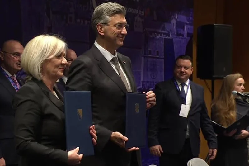 b_260428086.webp - BiH i Hrvatska potpisale sporazum o izgradnji Južne plinske interkonekcije