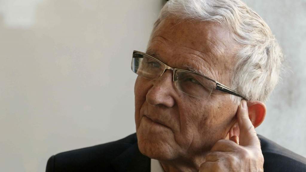 trnka.jpg - Na dana&scaron;nji dan prije 34 godine usvojena zastava i grb Republike BiH: &Scaron;est zlatnih ljiljana kao simbol državnosti!