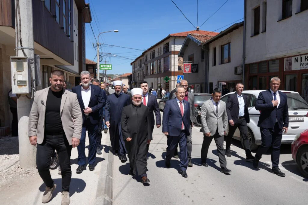 WhatsApp-Image-2026-05-05-at-2.17.38-PM-1-1024x682.jpeg.webp - Pet stoljeća trajanja: Altun-alem džamija ponovo zasjala punim sjajem