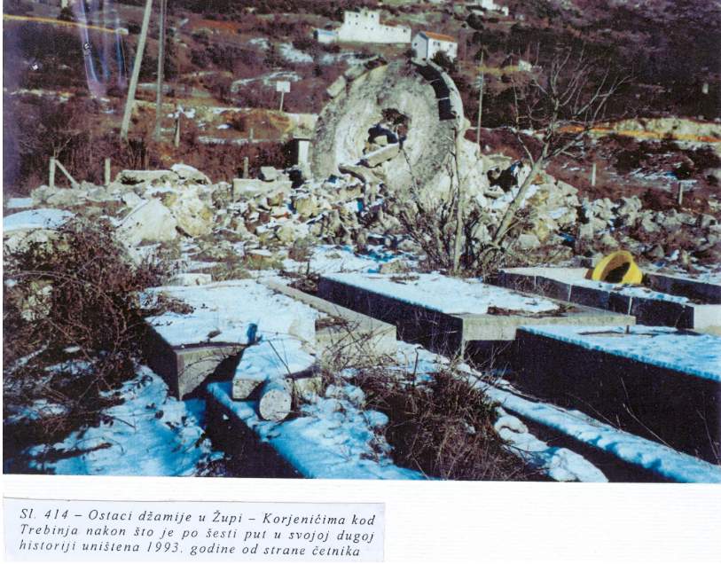 Ostaci srušene džamije i munare u Župi 1993. (Izvor: Arhiv IZ u BiH)