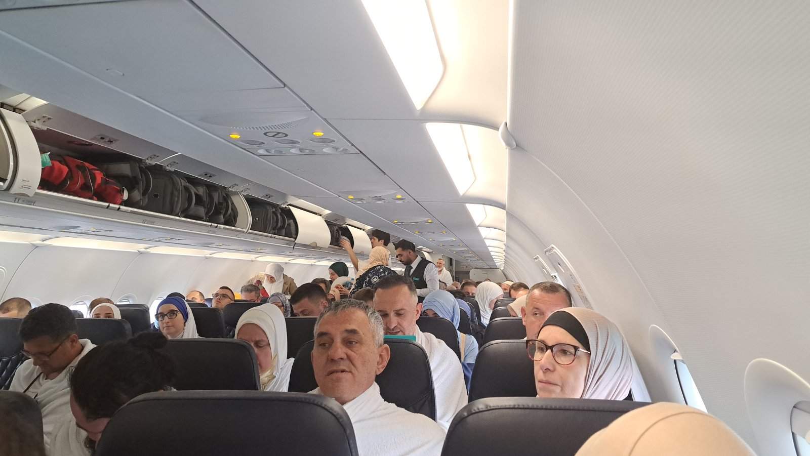 00.jpg - Prvi avion s hadžijama iz Bosne i Hercegovine krenuo ka Saudijskoj Arabiji