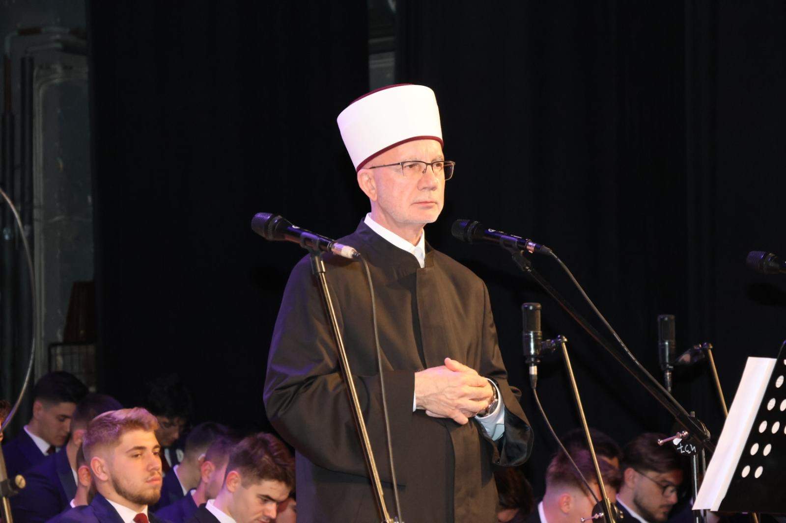 TZAkademija4.jpg - Svečana akademija 350. generacije Behram-begove medrese: Maturanti zavr&scaron;avaju &scaron;kolovanje u godini velikog jubileja