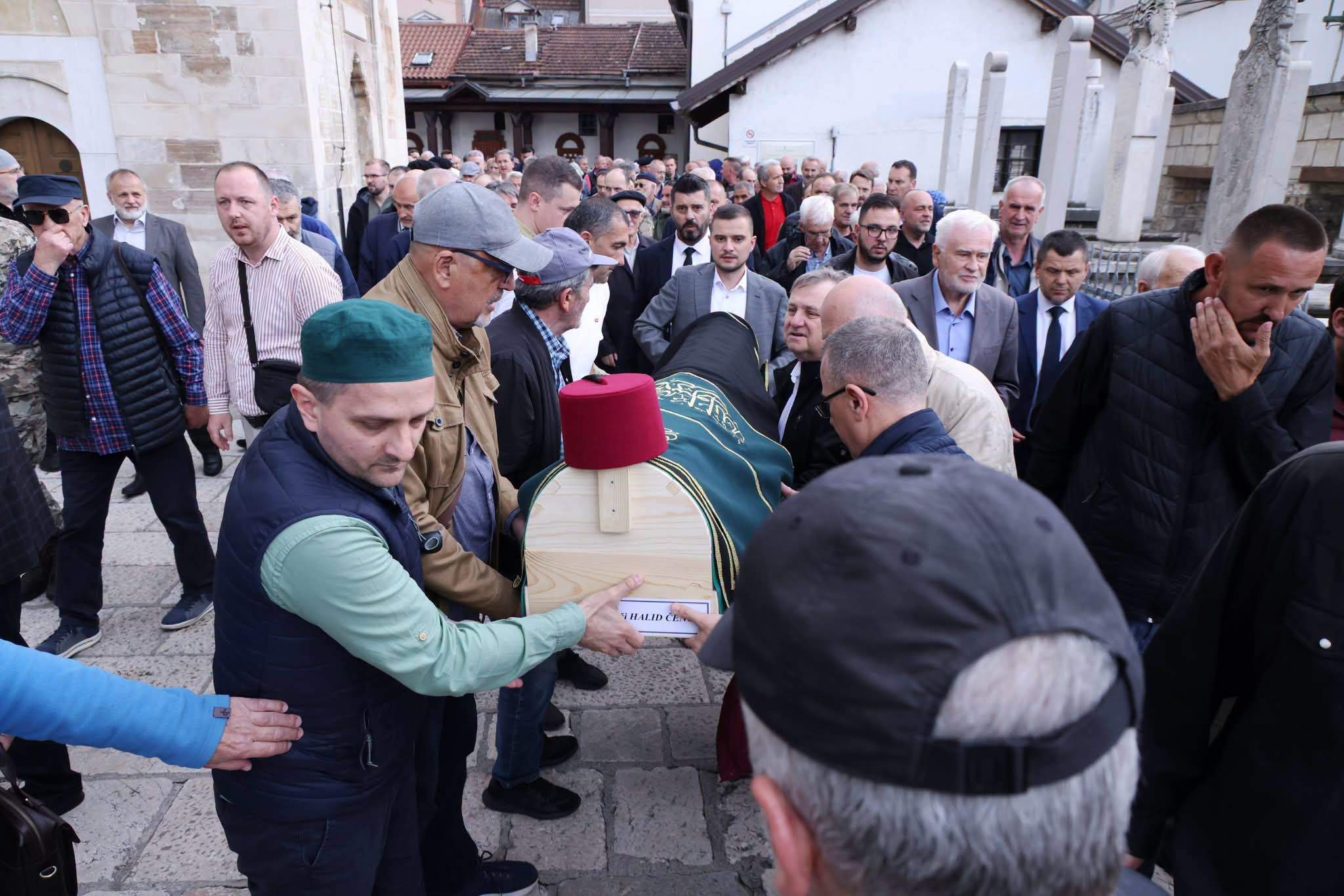 FB_IMG_1779367823637.jpg - U Sarajevu klanjana dženaza Halidu Čengiću: 