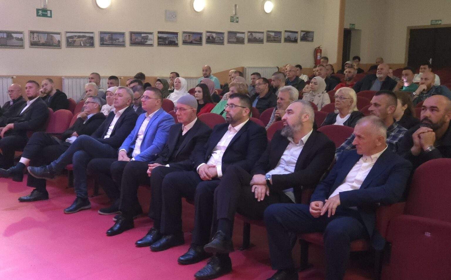 Promocija knjiga o Gazi u Kalesiji (Foto: Muftijstvo tuzlansko) - 23. Dani Hasana Kaimije: U Kalesiji predstavljene knjige o Gazi
