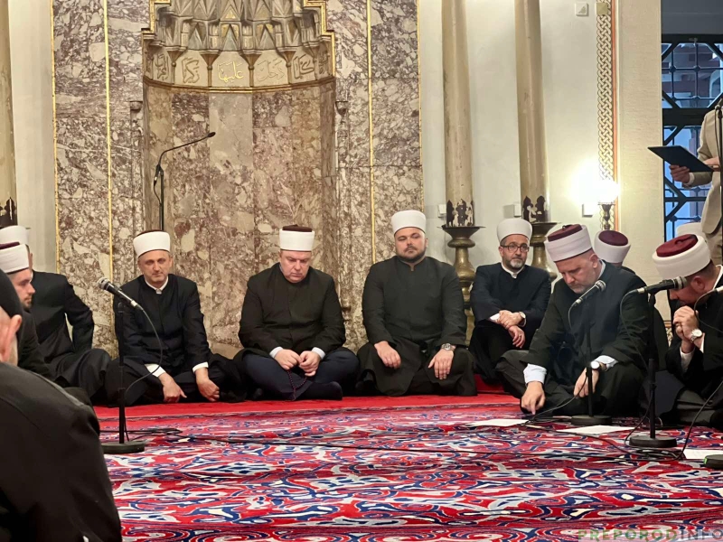 Centralni program povodom obilježavanja Nove 1448. hidžretske godine u Gazi Husrev-begovoj džamiji (24)