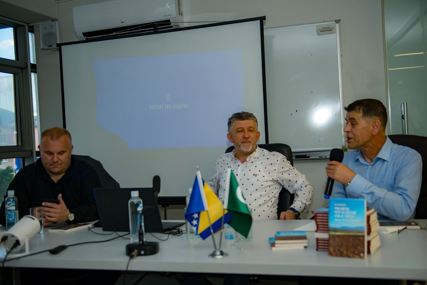 Sa večerašnje promocije