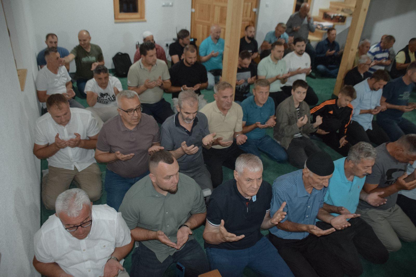 Mevlud i zikr na Ajvatovici (2)