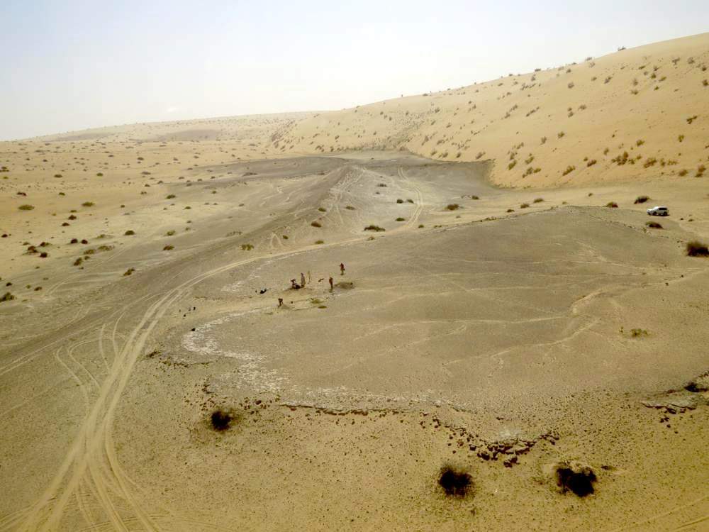 Lokacija Khall Amayshan 4 na sjeveru Saudijske Arabije, gdje su u blizini nekadašnjeg jezera nađeni dokazi of više boravaka ljudi tokom 400,000 godina. (AP) - Nekada zelena, praistorijska Arabija privukla je prve ljude iz Afrike