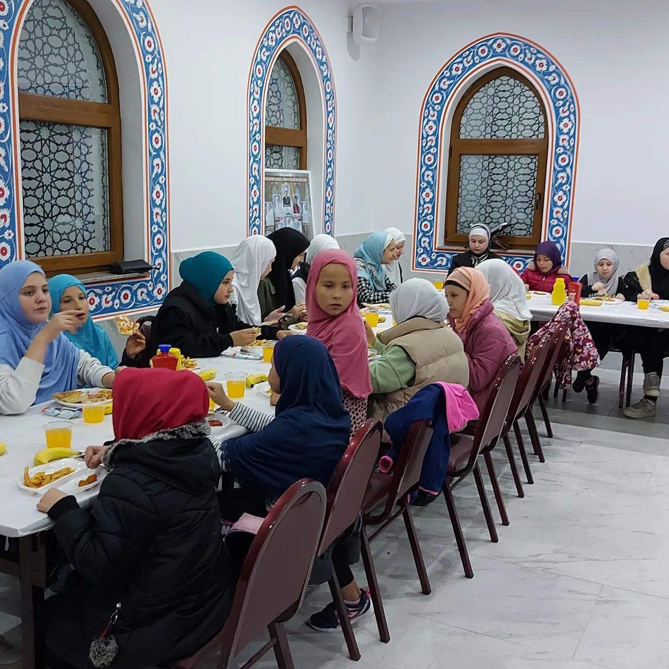 278207511_10226109015264094_42235781500687917_n.jpg - Kamičani: Iftar za mektepske polaznike