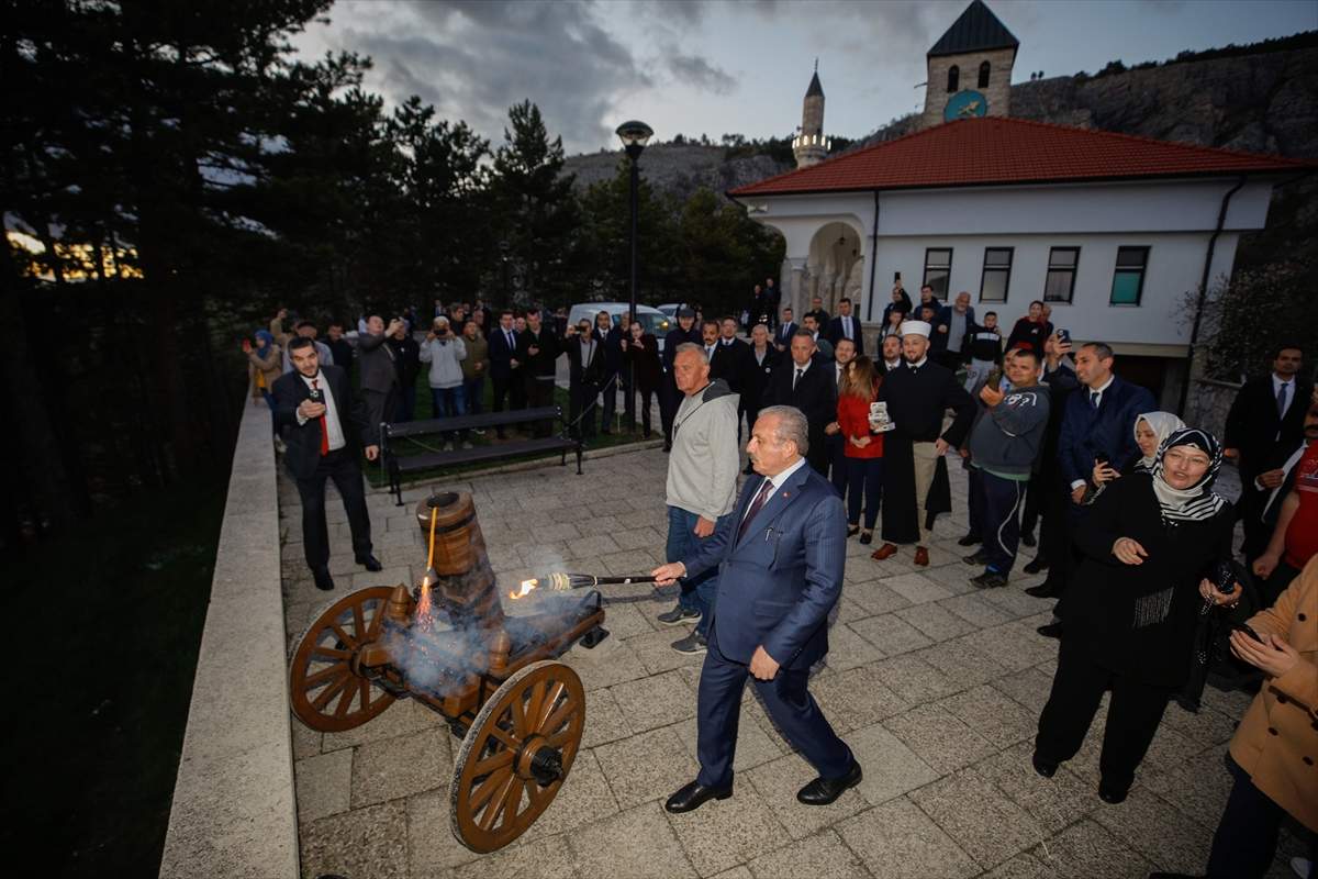 AA-20220425-27676963-27676944-SENTOP_NA_ZAJEDNICKOM_IFTARU_U_LIVNU_TURKIYE_JE_UVIJEK_UZ_BIH_OCUVATI_STABILNOST_REGIONA.jpg - Sentop na zajedničkom iftaru u Livnu: Turska je uvijek uz Bosnu i Hercegovinu