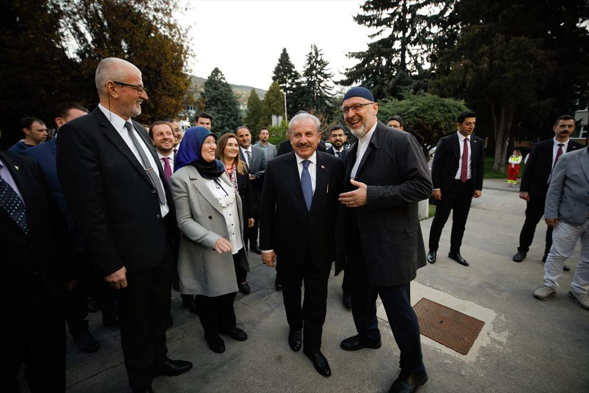 AA-20220426-27686458-27686440-SENTOP_NA_ZAJEDNICKOM_IFTARU_U_TRAVNIKU_TURKIYE_SA_SVIM_MOGUCNOSTIMA_UZ_BIH.jpg - Sentop na zajedničkom iftaru u Travniku: Turska sa svim mogućnostima uz Bosnu i Hercegovinu