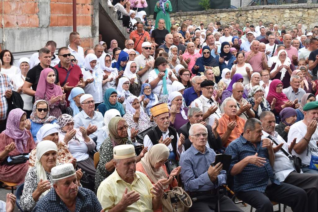 DSC_0377.JPG - Cazin: Otvorena nova džamija u Pećigradu