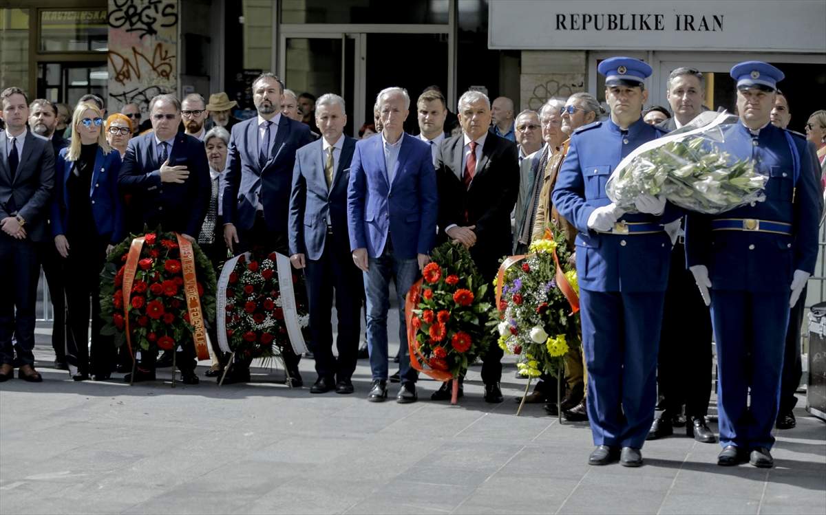 AA-20230509-31085555-31085550-CLAN_PREDSJEDNISTVA_BIH_DENIS_BECIROVIC_JE_POVODOM_OBILJEZAVANJA_9_MAJA_DANA_POBJEDE_NAD_FASIZMOM_DANA_EVROPE_I_DANA_ZLATNIH_LJILJANA_POLOZIO_CVIJECE_NA_SPOMEN_OBILJEZJE.jpg - Bećirović povodom 9. maja: Antifašizam nije nikakva ideološka kategorija, on je civilizacijska tekovina