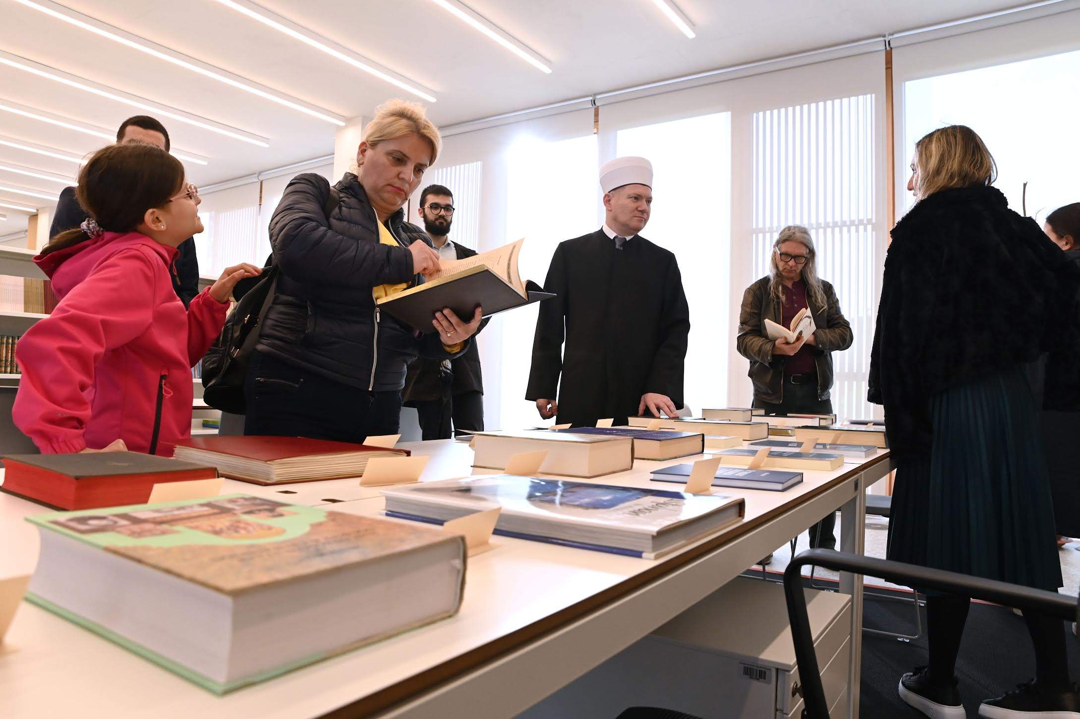 0-3.jpeg - U Muslimanskom kulturnom centru Ljubljana svečano otvorena biblioteka Averroes