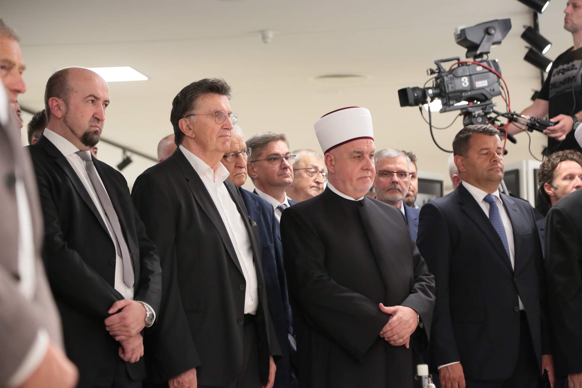 Izložba3.JPG - Biti pod nebom vedre vjere